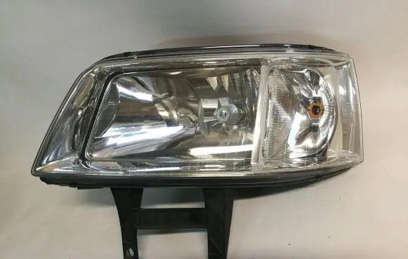 Volkswagen Transporter - Caravelle T5 Headlight/headlamp 7H1941015J