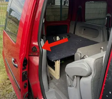 Volkswagen Caddy Sliding door lock loop/hook striker 