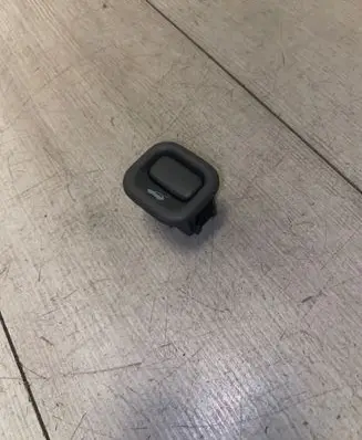 Honda CR-V Tailgate opening switch M8525