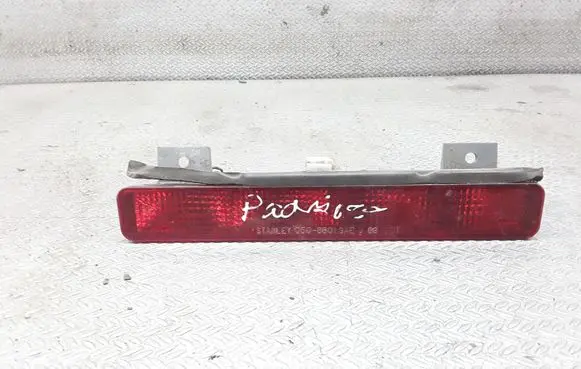 Mitsubishi Pajero Third/center stoplight 0508801