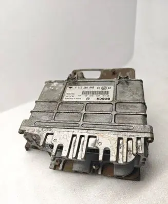 Volkswagen Golf III Engine control unit/module 8A0907311H 203184185 26SA3398