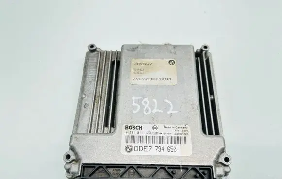 BMW 5 E60 E61 Engine control unit/module 0281011120 7794650
