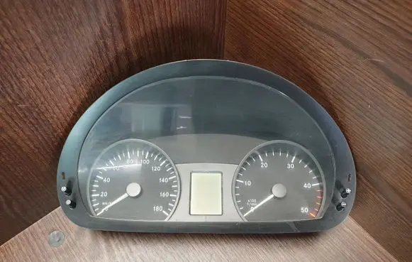 Mercedes-Benz Sprinter W906 Speedometer (instrument cluster) 9069002200 A9065422701 A9069025100