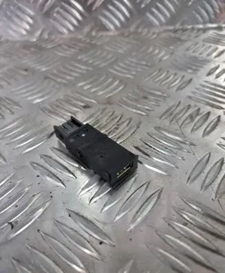 USB socket connector