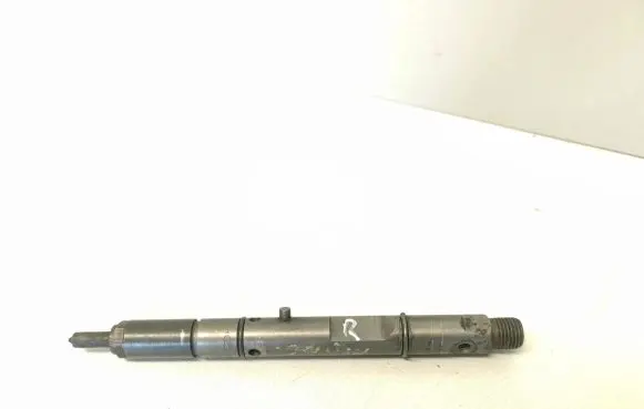 Audi A6 S6 C5 4B Fuel injector 059130201A