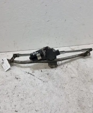 Audi A4 S4 B5 8D Front wiper linkage and motor
