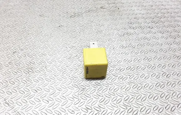 Opel Signum Other relay 90226846