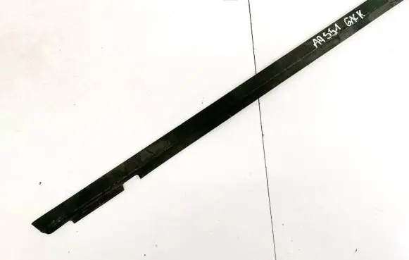 Alfa Romeo 147 Front door glass trim molding 