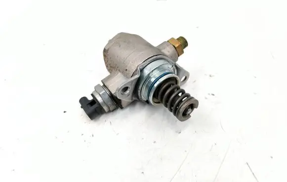 Audi Q5 SQ5 8R Fuel injection high pressure pump 06J127025 06J127025J