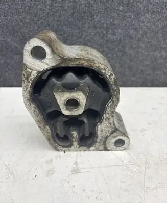 Nissan Murano Z51 Engine mount bracket