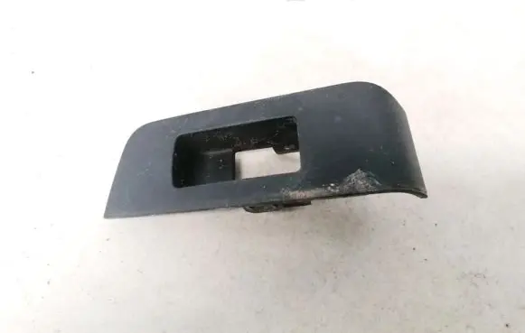 Nissan X-Trail T31 Front door window switch trim 82961JG00A