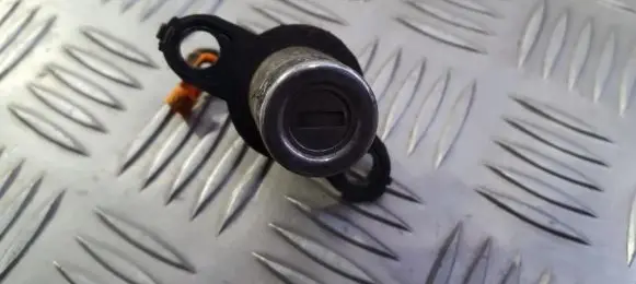Toyota Carina T190 Tailgate exterior lock 