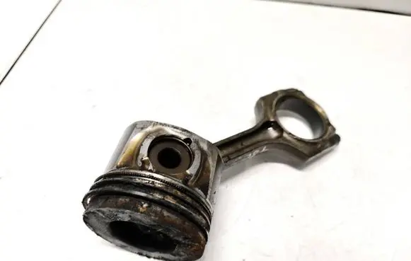 Honda CR-V Piston with connecting rod RJL37 07060615