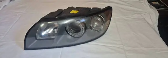 Volvo V50 Headlight/headlamp 30698891
