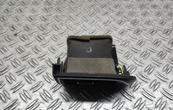 Toyota Camry Dashboard side air vent grill/cover trim 5567006210 GN711A3930 GN711A3620