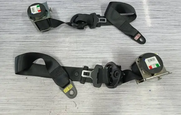 Mini Cooper Roadster R59 Front seatbelt 2758845 2758846