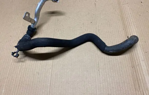 Land Rover Range Rover Sport L494 Engine coolant pipe/hose FPLA8C202CA D31HA 04052016