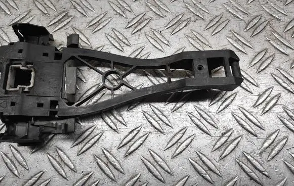 Volvo C30 Front door coupe exterior handle/bracket 
