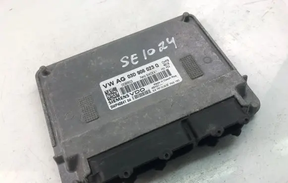 Volkswagen Fox Engine control unit/module ECU 03D906023Q
