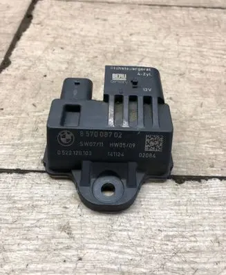 BMW 1 F20 F21 Glow plug pre-heat relay 857008702 141124 0522120103