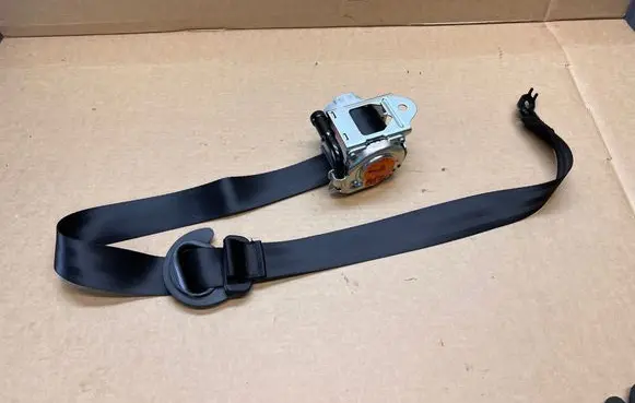 Volkswagen Multivan T7 Rear seatbelt 