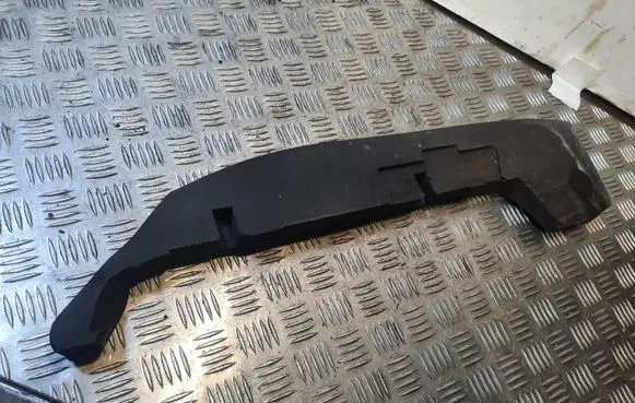 Volkswagen Jetta VI Fender foam support/seal 5C6864236