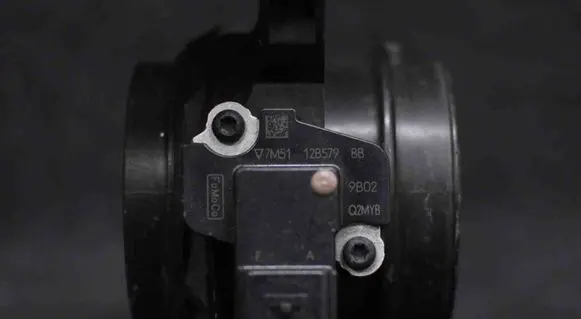 Ford Focus Mass air flow meter 7M5112B579BB