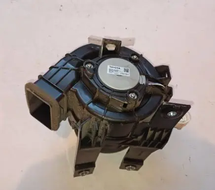 Toyota C-HR I Hybrid/electric vehicle battery fan G923047050 1608013969 BASF510B02