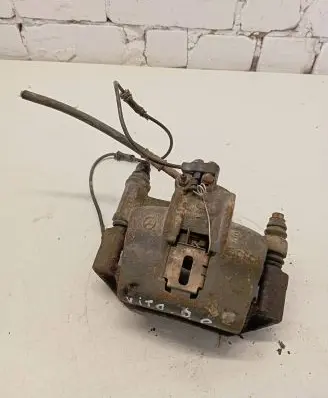 Mercedes-Benz Vito Viano W638 Front brake caliper