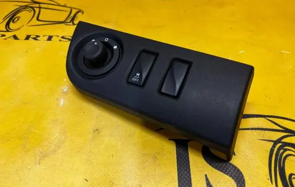 Dacia Dokker Wing mirror switch 251633075R 251637756R 251637722R