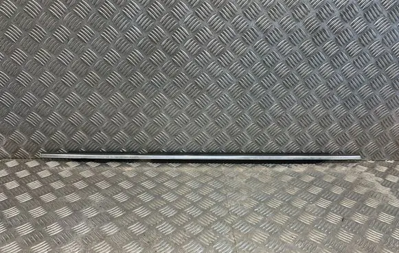 Volvo XC90 Rear door glass trim molding 30661286