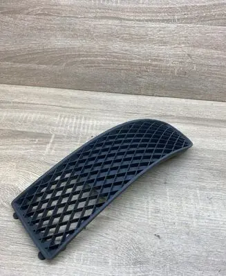Volkswagen Polo III 6N 6N2 6NF Front bumper lower grill 6N0853665D