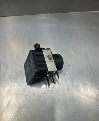 Volkswagen Golf V ABS Pump 1K0907379Q 00005305F3 10096003553