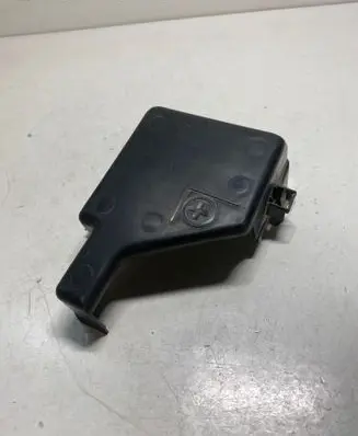 Volkswagen Polo IV 9N3 Fuse box cover 