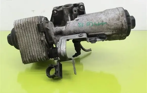 Seat Toledo III (5P) Engine oil radiator 045115389E