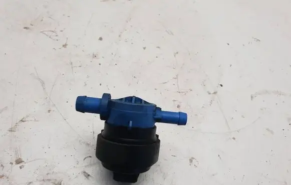Mercedes-Benz CLS C219 Turbo solenoid valve A0004705493