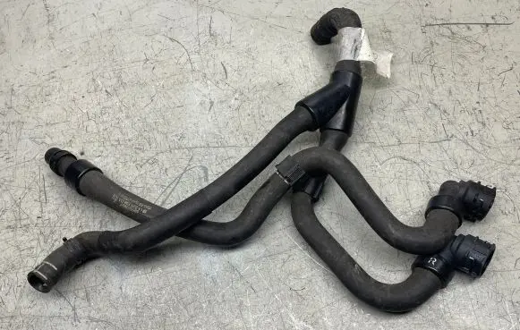 Opel Insignia A Engine coolant pipe/hose 13220138 22972590 55579265