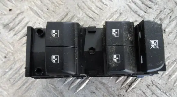 KIA Pro Cee'd III Electric window control switch 93570-J7000