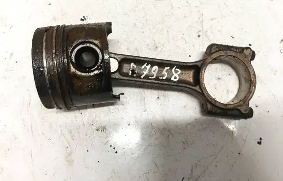 Nissan Qashqai Piston with connecting rod 