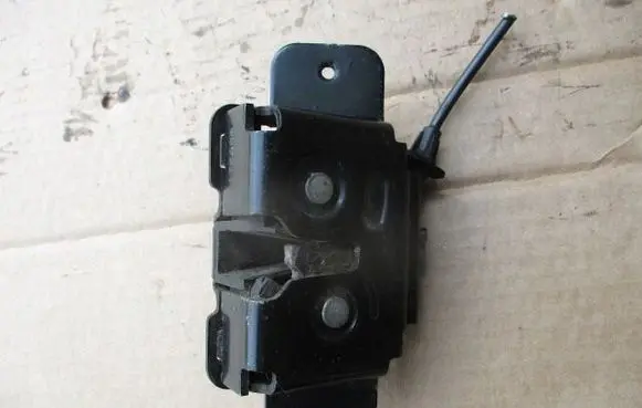 Dodge Journey Tailgate/trunk/boot lock/catch/latch 176AAA