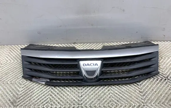 Dacia Sandero Front grill 8200735104