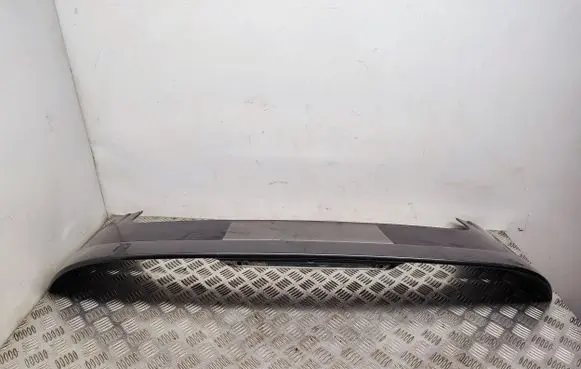 Tailgate/trunk spoiler