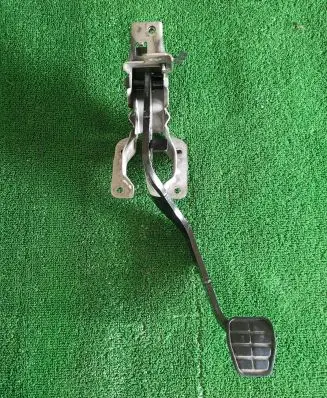 Mitsubishi Colt Brake pedal 4620A036 A4542900618