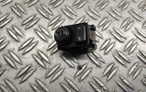 Nissan Qashqai+2 Wing mirror switch 6A8485JD900