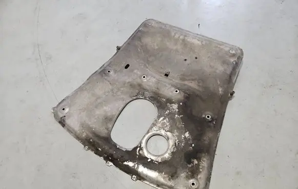 BMW M6 Engine splash shield/under tray 2284174 20067310