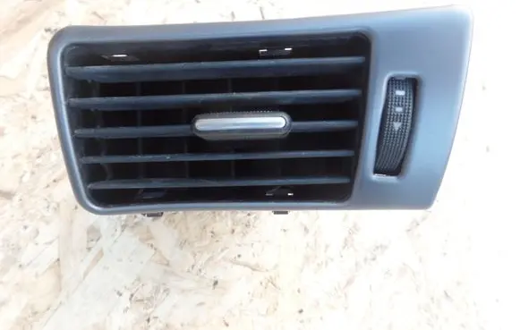Audi A6 S6 C5 4B Dashboard side air vent grill/cover trim 4B1820901