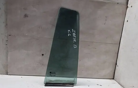 Opel Zafira B Rear vent window glass AS3M5236DOT682 E000199 43R001604