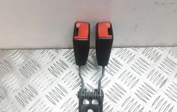Ford Mondeo Mk III Rear seatbelt buckle 1S71F613K21