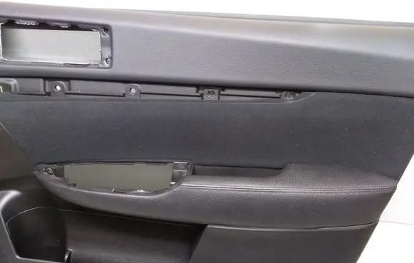 Subaru Outback Front door card panel trim S70003150