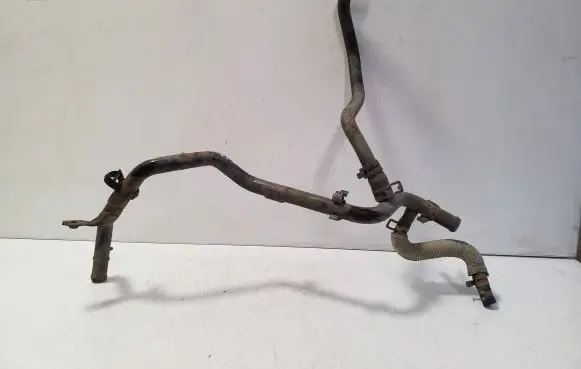 Volkswagen PASSAT B4 Engine coolant pipe/hose 037121065K 3A0121109E